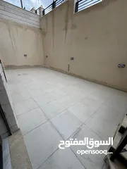  18 شقة شبه أرضية خلفية مع ترس ومدخل مستقل وكراج خاص للبيع في طبربور أبو عليا