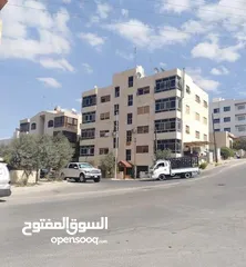  11 سكن مشترك للبنات فقط- شاغر لبنت طالبة او موظفة في غرفة ثنائية حي الجامعة الاردنية