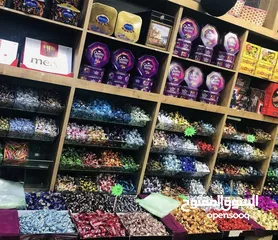  1 محمص كامل للبيع.كل ما يلزم المحمص من علب وزجاج وماكينه قوه ومحمص وجره هيليوم ثلاجات مكيف كامل