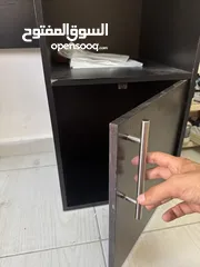  3 مكتب دراسي للبيع مستعمل الطاوله العرض :120cm الطول 80cm العمق 40cm الكرسي كروم ويتحمل اوزان ثقيله