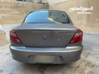 5 كيا ريو 2001