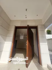  11 فيلا متلاصقة للبيع في عبدون - ref:14545