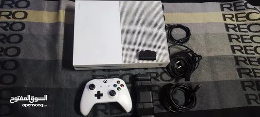  1 Xbox One S بحالة جيدة