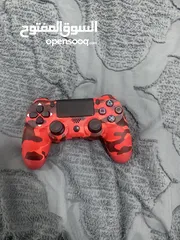  4 3 ps4 controllers