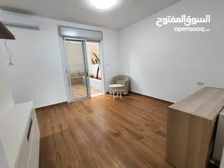  17 شقة مفروشة فخمة مع حديقة خاصة للإيجار في عين منجد