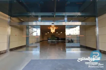  4 مكتب استثماري مميز للبيع  مؤجر موقع حيوي   بسعر مغري