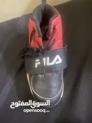  2 حذاء FLA مستعمل خفيف