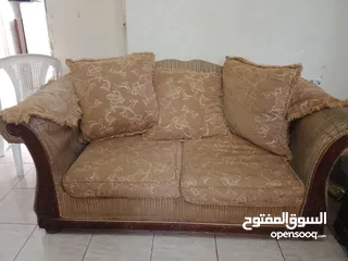  6 طقم كنبيات مستعمل بحاله جيده للبيع المستعجل