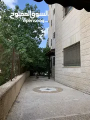  2 شقة ارضية مع حديقة بلقرب من دوار الفواكه والبنك العربي مقابل صيدلية ابن سينا