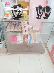  11 اغراض اكسسورات وتجميل وكهربائيه سشوار ومليكان وستاند