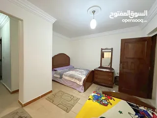  11 شقة للبيع 200م. سيدي بشر- خطوات للبحر