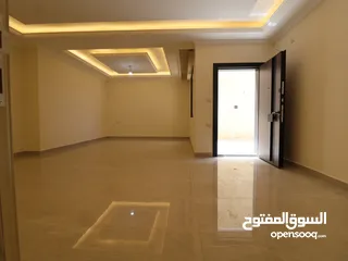  9 شقة شبه أرضي مساحة (190م) داخلي (100م) خارجي للبيع في أرقى مناطق ام حجير شفا بدران