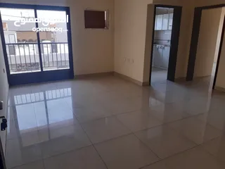  8 شقق للايجار موقع مميز بالقرب من ميكامارت سوق المحرق  Nice clean flats Near Megamart Muharraq Market