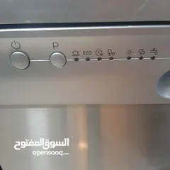  4 جلاية هايسنس بحالة الجديد للبيع بسعر نهاائي 100 دينار فقط لا يوجد مفاصله للتواصل الرقم بالوصف