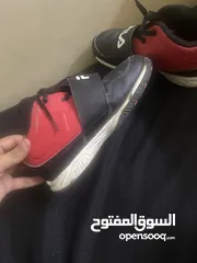  3 حذاء FLA مستعمل خفيف