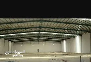  2 مخازن مساحه 500 متر ويوجد ساحه بالخارج واسعه ويوجد أيضا مساحه 2000متر مربع مسكره لتخزين ان طلب الامر