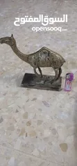  3 جمل نحاس أثري منحوت عليه النحت الاشوري للبيع اقرأ الاعلان