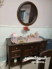  4 طاولة سفرة بحالة ممتازة خشب زان ومتين  ولا نقرة