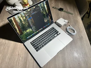  16 Macbook Pro 16 inch Silver. 16G Ram Core i9