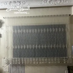  4 ستائر لون ابيض جديد بحالة الوكاله عدد 2