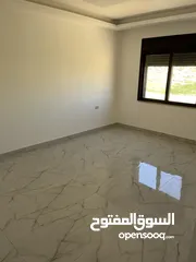  23 شقة 150م/ طابق اول/ شفا بدران/ دفعة 40 ألف دينار/ صرف صحي واصل/ قريبة من الخدمات
