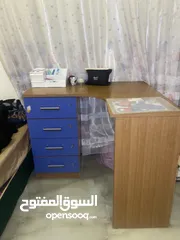  1 مكتب بحاله الجديد ممتاز جدا والسعر جيد جداً