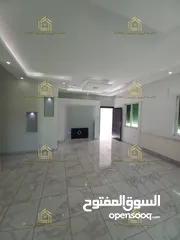  9 شقة فارغة - دابوق - 2نوم - 120- من فيلا - بلكونات بإطلالــــه مميزة
