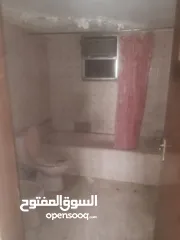  11 مستودع للايجار