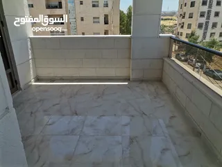 20 شقه 205م طابق ثاني فني للبيع على شارع البترا شرق كازيه الرجوب واربد مول قراند