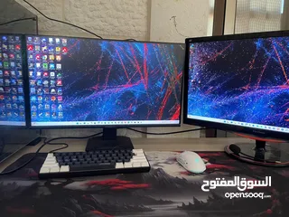  4 كمبيوتر كامل للبيع مع شاشتين وماوس وكيبورد وسماعه وقطعة نتpc