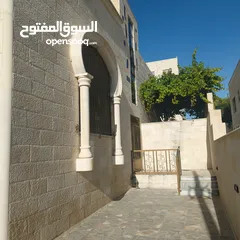  6 منزل للبيع