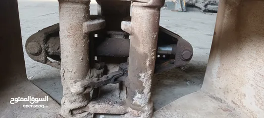  5 كماشة طوب  او حجر