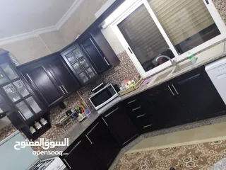  10 شقه للبيع مساحه 225م 4 نوم تشطيبات فلل في إربد جنوب مسجد علياء التل