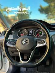  3 Volkswagen Passat 2020