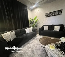  8 كنب 7مقاعد ثلاثية وثنائية ومفردتين تفصيل خشب تقيل ........