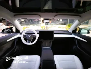  24 تيسلا 2023 model 3 فحص كامل اوتوسكور لون اسود ملوكي داخلي ابيض بحالة الوكالة بسعر لقطة ومحروووق