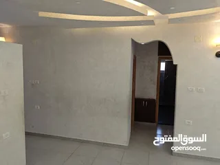  13 شقة 3 غرف نوم حمامين طابق ثاني تشطيب سوبر طابو جاهز للبيع