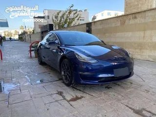  5 للبيع كاش Tesla model 3 standard plus 2019