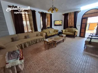  13 شاليه مفروش لقطة للبيع طابقين مع بركة أرقى مناطق الغور شميساني الغور بسعر حرق