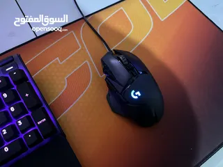  5 كمبيوتر العاب احترافي مع شاشة و ماوس و كيبورد