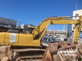  3 حفارة كوماتسو 220-7 موديل 2004 للبيع