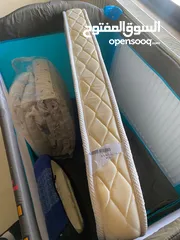  1 تخت أطفال مع فرشه بحال الجديد