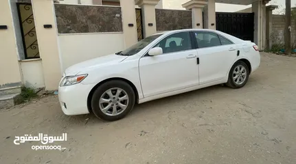  3 Toyota Camry LE 2011