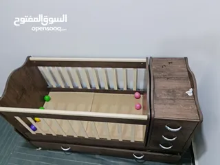  2 سرير اطفال منفصل