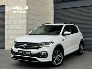  4 Volkswagen t-cross
