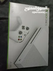  4 مستعملXbox one s 1 tb مع ايدين عدد 2 للبيع العاب عدد 18 مستعملة اصليه