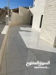  10 شقة ارضية للبيع في الجبيهة 150م2 + 140م2 ترسات خارجية (شقتين في الطابق) على 3 شوارع من المالك
