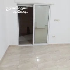  17 شقه مميزة نضيفه جدا فاخره بمنطقة ام السماق+ مساحه 220 متر - موقع مميز جدا