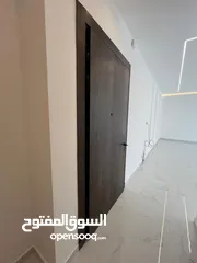  21 ارضية مع ترس في ضاحية النخيل تشطيب ملوكي و منطقة فلل