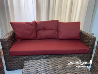 2 للبيع طقم راتان بحالة جيدة مستعمل نظيف عدد المقاعد 5 مع طاولة السعر 140 دينار
